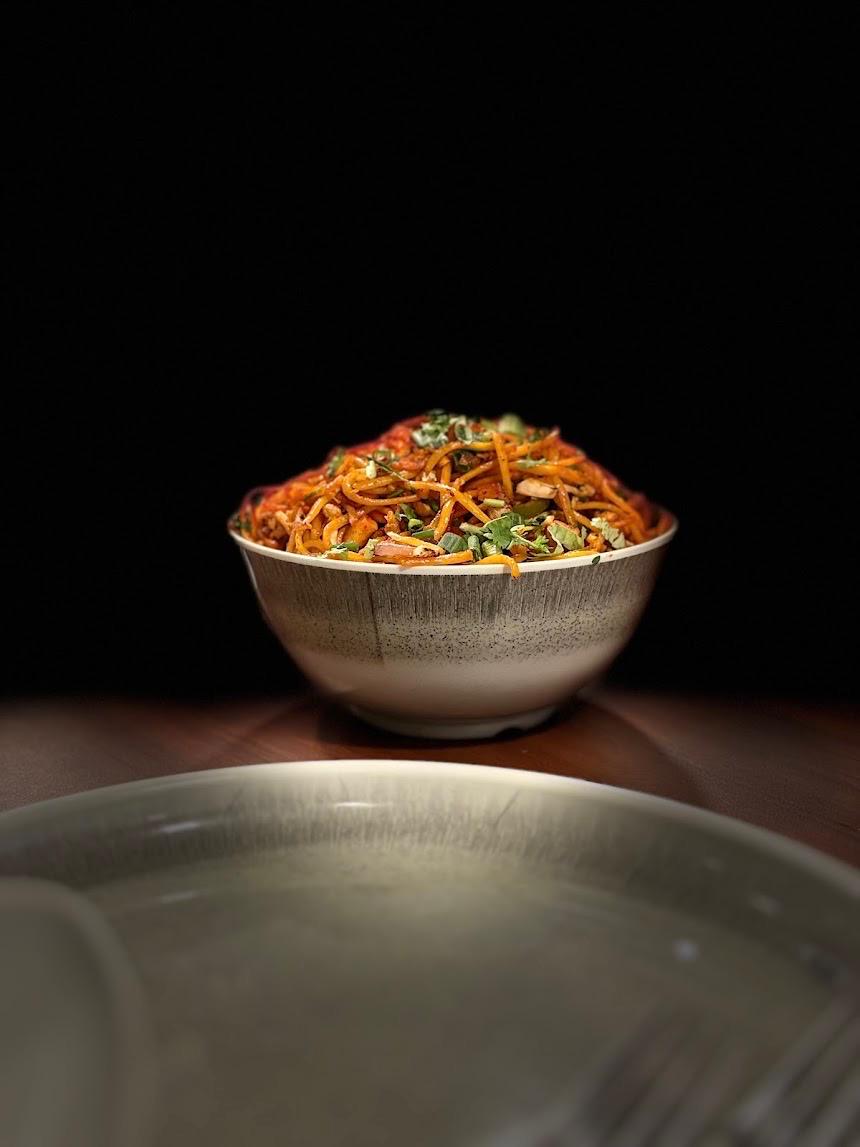 Spicy schezwan noodles